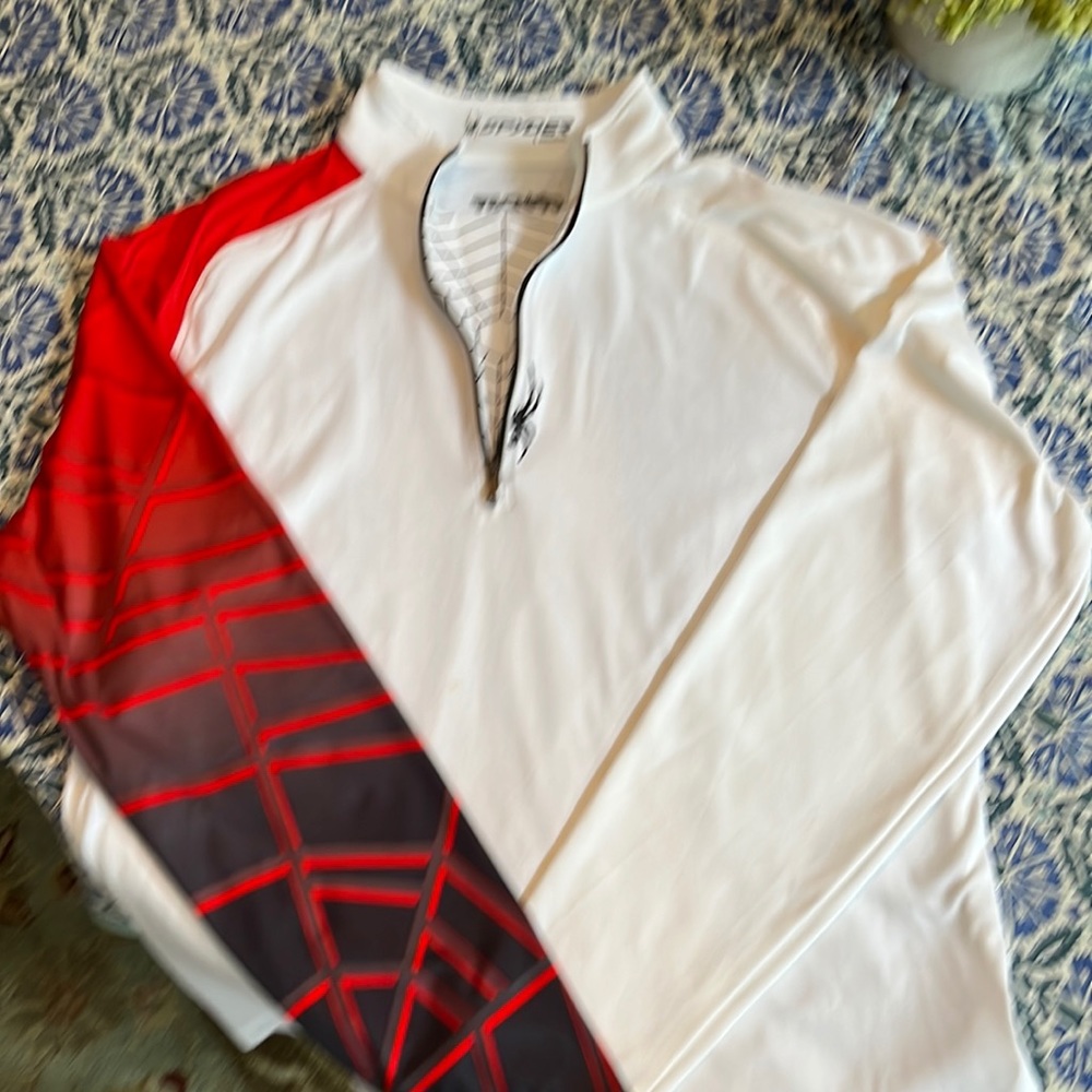 SPYDER Lightweight quarter zip top.